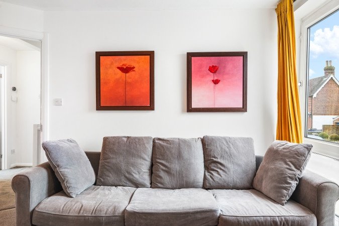 Holiday Homes Horsham | Spacious West Sussex Urban Stay Book-Holiday-Homes-Horsham-for-family-trips-and-business-stays.-Ideal-for-extended-stays-near-Gatwick-Airport-and-Horsham-Station.