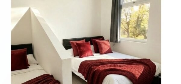 Book Holiday Apartments Central London near Old Street Station. Ideal for city breaks, business stays, and extended accommodation. Book Now
