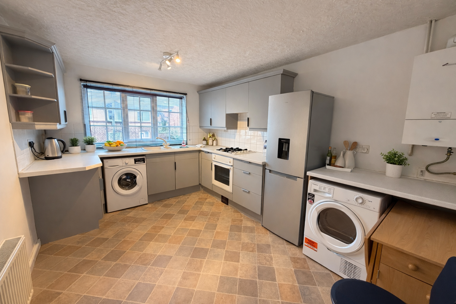 Holiday Apartments Nottingham | Short Let Accommodation Parking Book-holiday-apartments-Nottingham-with-parking-and-wifi.-Our-short-let-accommodation-is-fully-furnished-for-corporate-lets-and-leisure-stays
