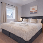 Stay at Warwick Avenue Serviced Apartment. Enjoy short term rentals Milton Keynes with parking, WiFi, and easy access to transport links.