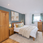 Book holiday apartments Milton Keynes for short lets and extended stays. Our Luxury 2-Bed City Centre Apartment with Parking is ideal.