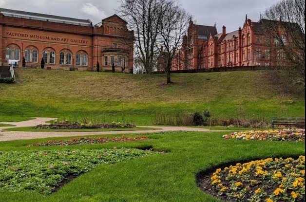 Warrington Accommodation | Short Lets for Contractors Urban Stay Book-Warrington-Accommodation-for-contractors-and-groups.-Ideal-for-short-let-apartments-and-extended-stays-near-Warrington-transport-links.