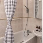 Short term apartments in Canary Wharf offer stylish, fully furnished stays ideal for business trips and city breaks. Enjoy modern amenities.