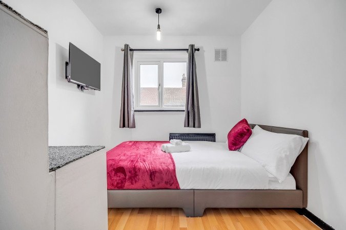 Short Lets Orpington | Family Accommodation Near London Book-Short-Lets-Orpington-for-family-stays-and-business-travel..-Enjoy-self-catering-holiday-accommodation-near-Central-London-and-Kent-attractions.