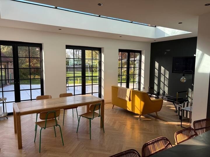 Wickham Bishops Accommodation | Essex Holiday Home Rentals Book-Wickham-Bishops-Accommodation-with-parking-and-WiFi.-Our-Essex-Holiday-Homes-are-near-Chelmsford,-Maldon,-Stansted-Airport-and-London.