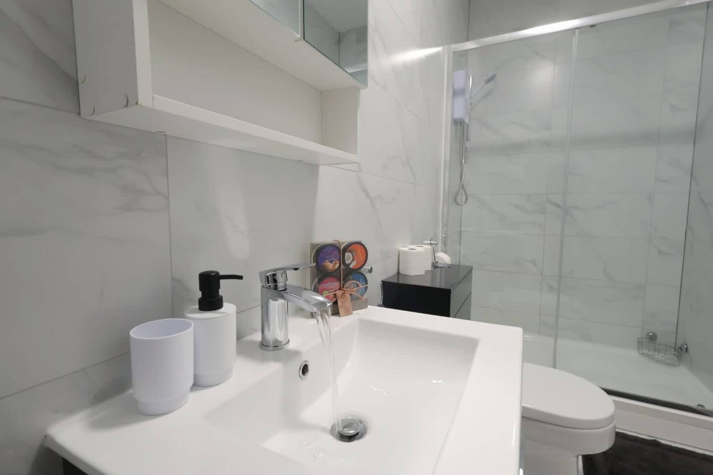 Holiday Accommodation in Desborough | Serviced Apartments Book-Holiday-Accommodation-in-Desborough-for-business-trips-and-family-stays.-Ideal-for-extended-stays-near-Kettering-and-Northamptonshire.-Book-Now