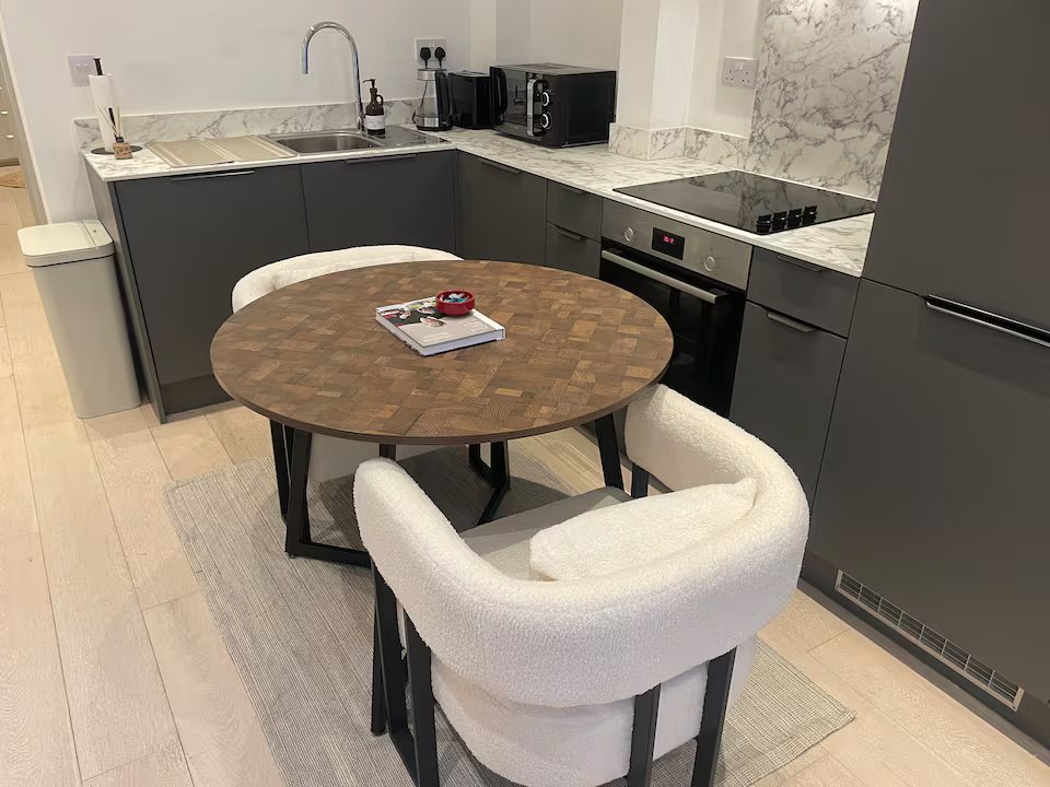 Accommodation near Regent’s Park | Luxury London Urban Stay Book-accommodation-near-Regent's-Park-in-Central-London.-Ideal-for-luxury-stays,-business-trips,-and-extended-London-accommodation