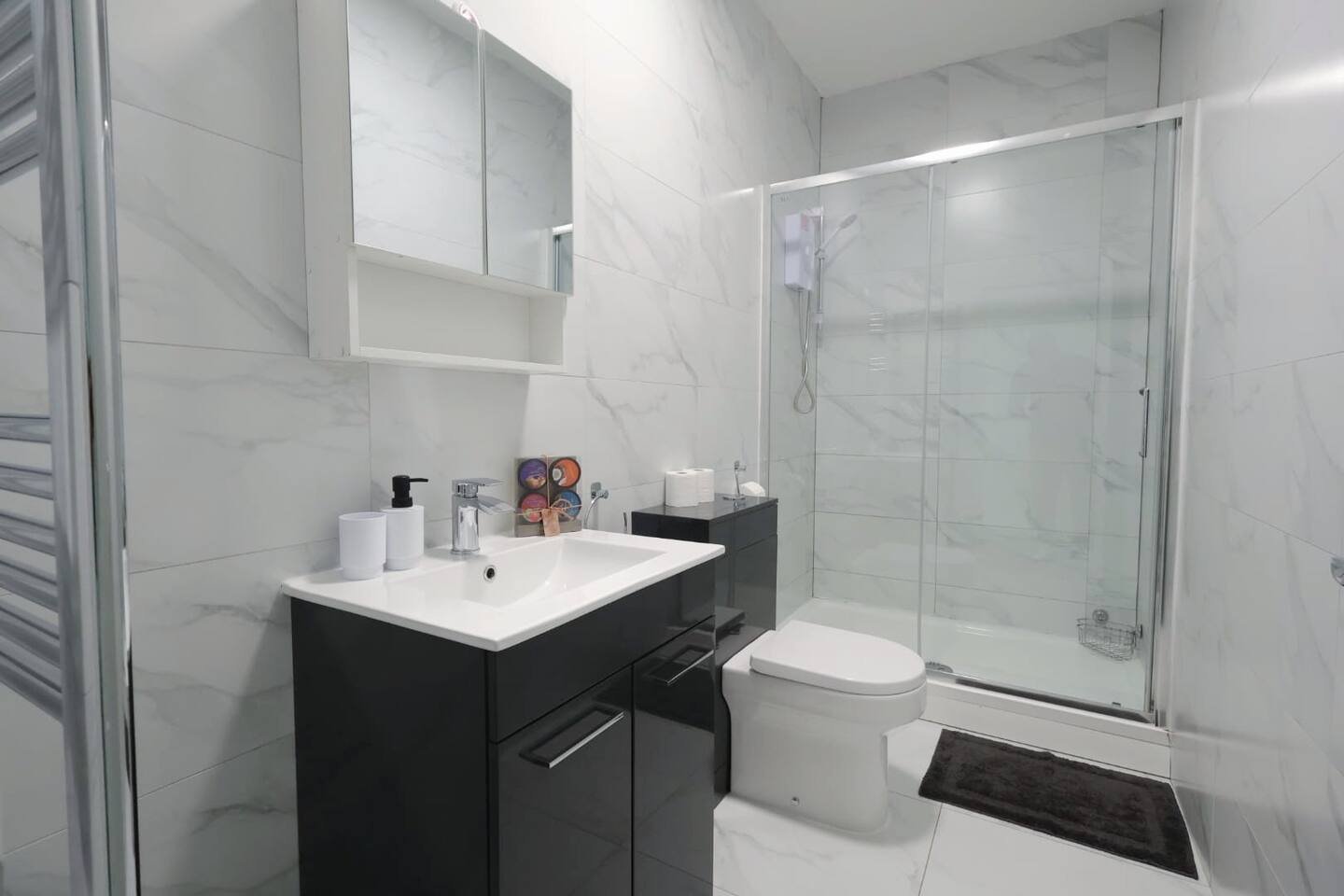 Holiday Accommodation in Desborough | Serviced Apartments Book-Holiday-Accommodation-in-Desborough-for-business-trips-and-family-stays.-Ideal-for-extended-stays-near-Kettering-and-Northamptonshire.-Book-Now