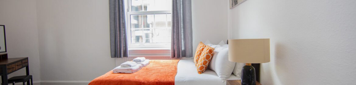Book Corporate Accommodation Notting Hill for business and leisure stays. Our West London apartments are near tourist attractions and tube