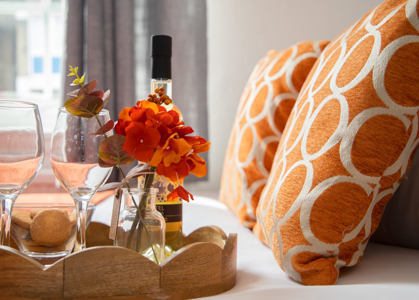 Corporate Accommodation Notting Hill – West London Apartments Book-Corporate-Accommodation-Notting-Hill-for-business-and-leisure-stays.-Our-West-London-apartments-are-near-tourist-attractions-and-tube