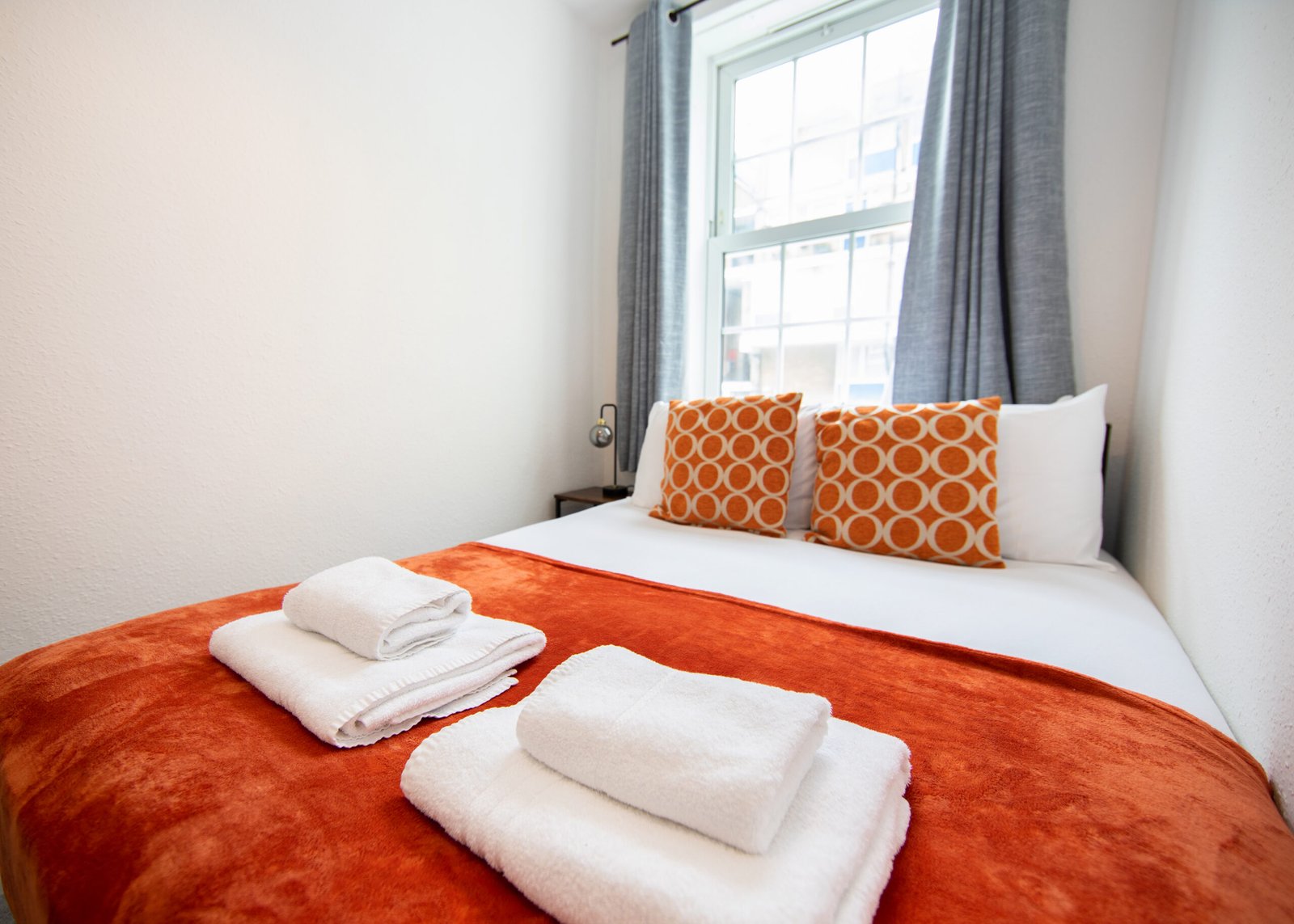 Corporate Accommodation Notting Hill – West London Apartments Book-Corporate-Accommodation-Notting-Hill-for-business-and-leisure-stays.-Our-West-London-apartments-are-near-tourist-attractions-and-tube