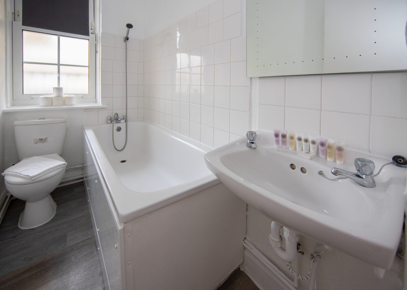 Corporate Accommodation Notting Hill – West London Apartments Book-Corporate-Accommodation-Notting-Hill-for-business-and-leisure-stays.-Our-West-London-apartments-are-near-tourist-attractions-and-tube