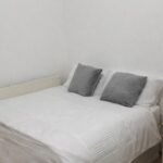 Short term apartments in Canary Wharf offer stylish, fully furnished stays ideal for business trips and city breaks. Enjoy modern amenities.
