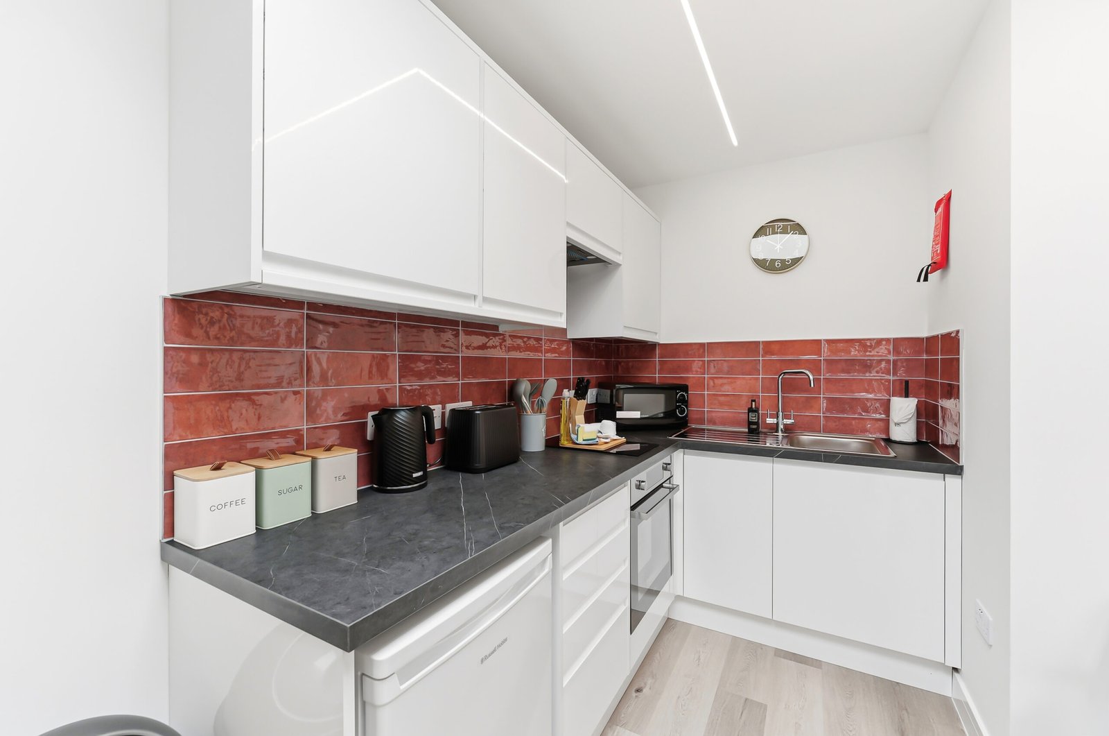 Northampton Holiday Apartments | Large Group Accommodation Book-Northampton-Holiday-Apartments-for-family,-contractor,-and-group-stays.-Spacious-group-accommodation-with-parking-&-transport-links.