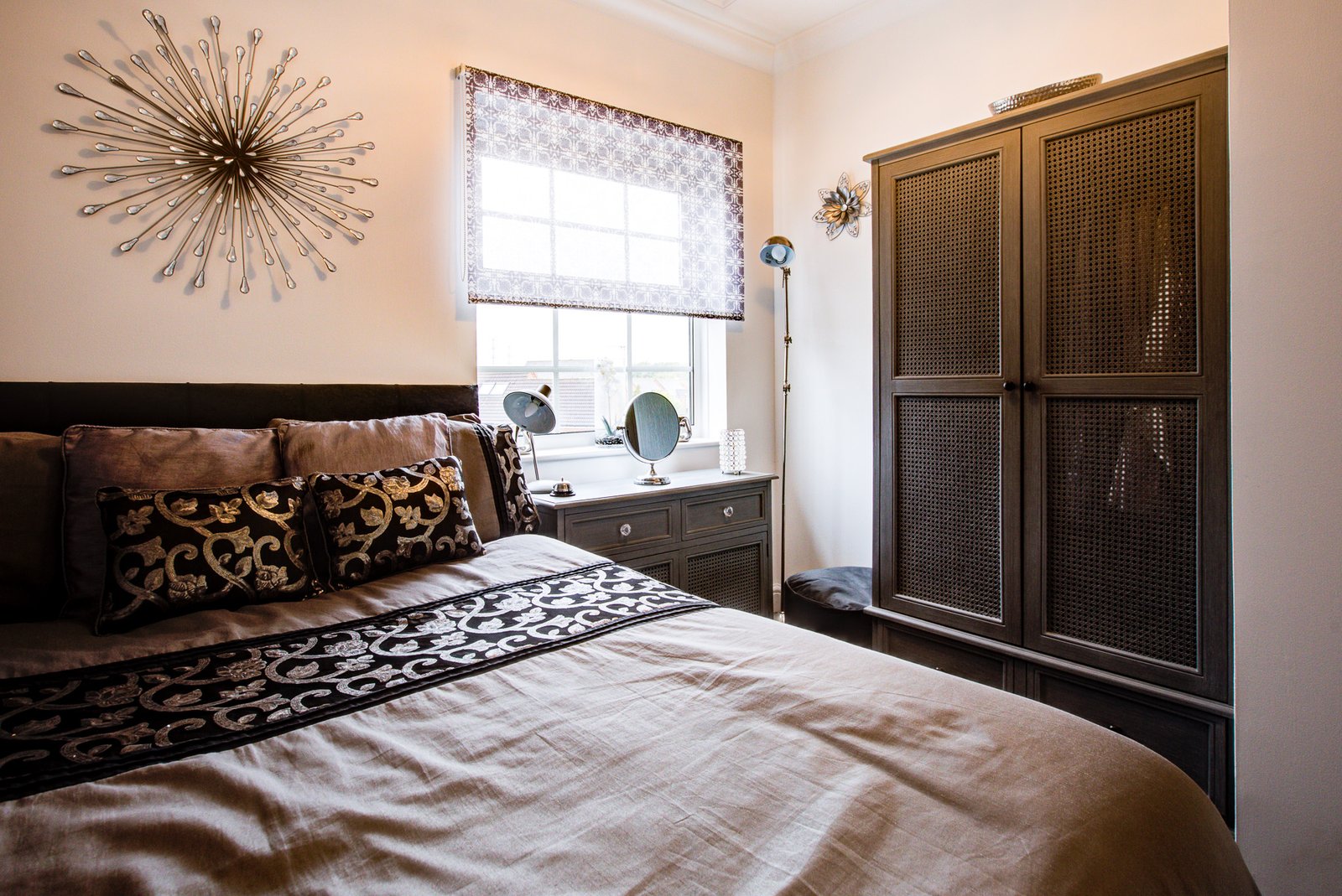 Holiday Apartments Waltham Abbey | Essex Short Lets Cheap Rentals Book-Holiday-Apartments-Waltham-Abbey-near-Epping-Forest-and-London.-Ideal-for-business-stays,-contractor-accommodation,-and-family-breaks.