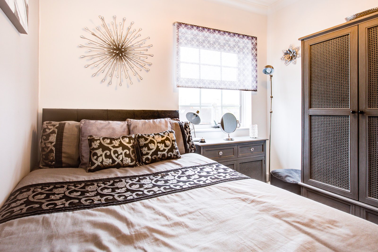 Holiday Apartments Waltham Abbey | Essex Short Lets Cheap Rentals Book-Holiday-Apartments-Waltham-Abbey-near-Epping-Forest-and-London.-Ideal-for-business-stays,-contractor-accommodation,-and-family-breaks.