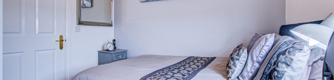 Book Holiday Apartments Waltham Abbey near Epping Forest and London. Ideal for business stays, contractor accommodation, and family breaks.