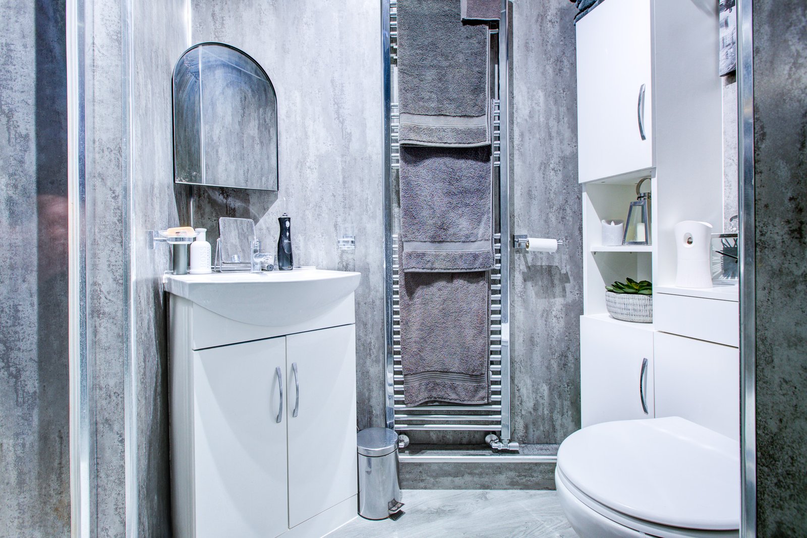 Holiday Apartments Waltham Abbey | Essex Short Lets Cheap Rentals Book-Holiday-Apartments-Waltham-Abbey-near-Epping-Forest-and-London.-Ideal-for-business-stays,-contractor-accommodation,-and-family-breaks.
