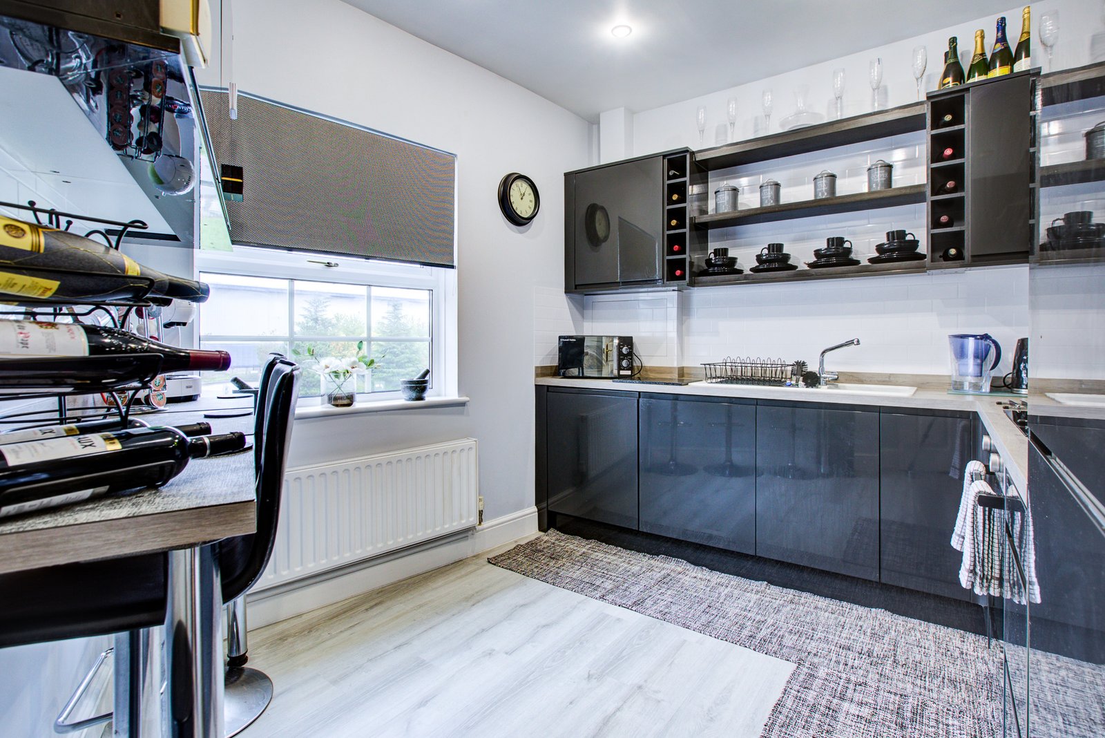 Holiday Apartments Waltham Abbey | Essex Short Lets Cheap Rentals Book-Holiday-Apartments-Waltham-Abbey-near-Epping-Forest-and-London.-Ideal-for-business-stays,-contractor-accommodation,-and-family-breaks.