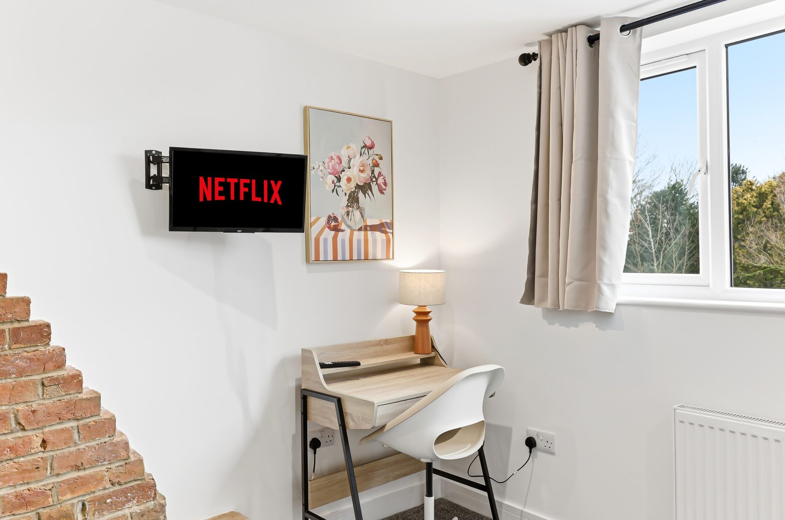 Northampton Holiday Apartments | Large Group Accommodation Book-Northampton-Holiday-Apartments-for-family,-contractor,-and-group-stays.-Spacious-group-accommodation-with-parking-&-transport-links.