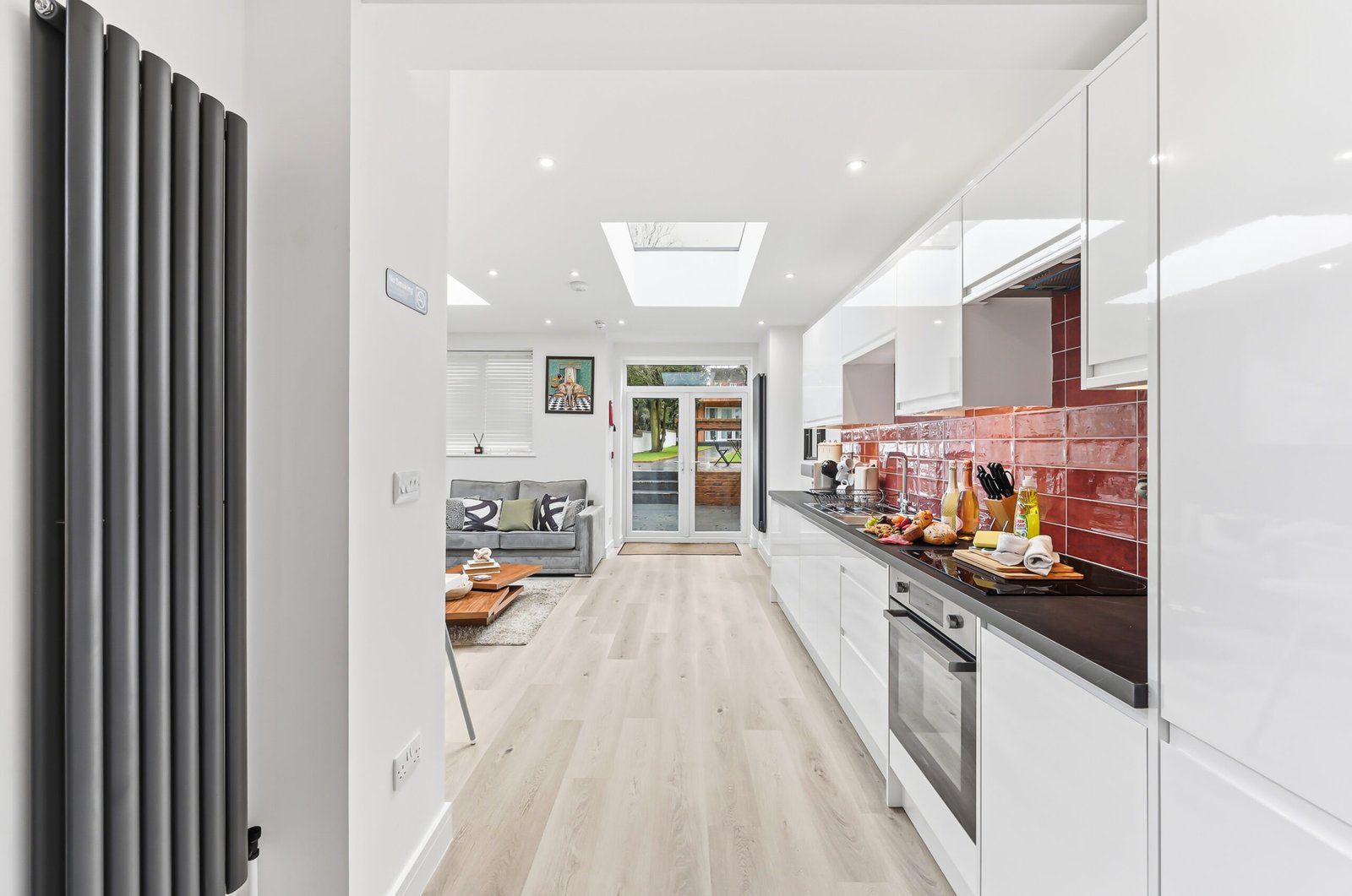 Northampton Holiday Apartments | Large Group Accommodation Book-Northampton-Holiday-Apartments-for-family,-contractor,-and-group-stays.-Spacious-group-accommodation-with-parking-&-transport-links.