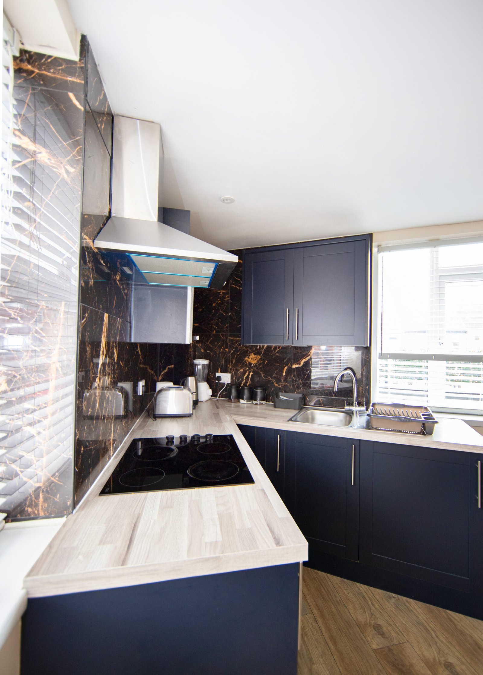 Corporate Accommodation Leeds | Modern City Apartment Book-Corporate-Accommodation-Leeds-near-the-city-centre.-Ideal-for-business-trips,-contractor-stays,-and-extended-accommodation.