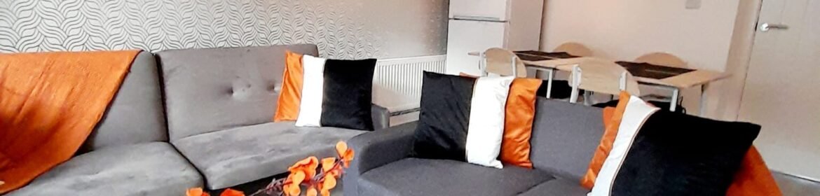 Solihull Holiday Apartments – Short Let Rentals West Midlands Book Solihull Holiday Apartments for family stays and business trips in West Midlands. Ideal for extended accommodation near Birmingham. Book Now