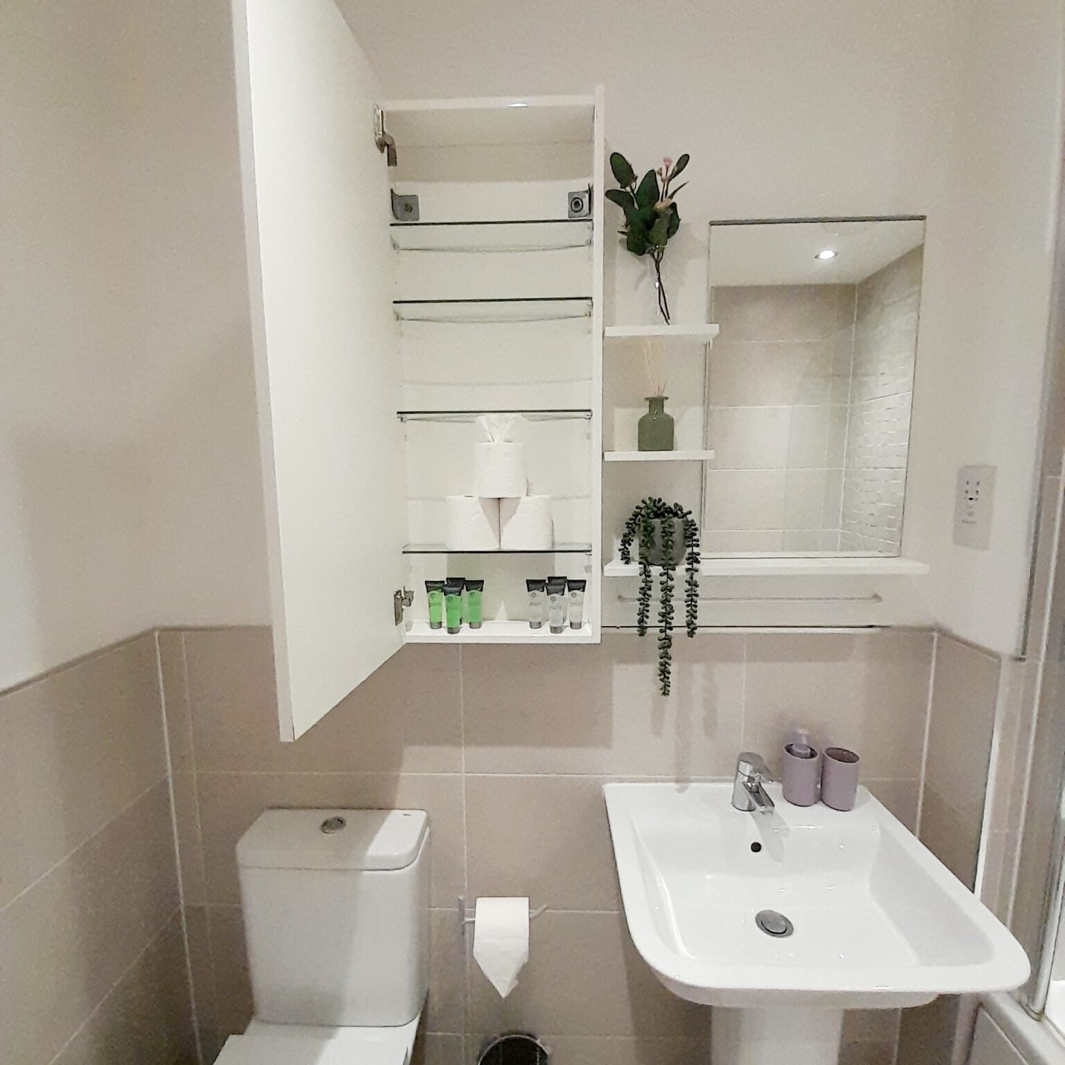 Solihull Holiday Apartments – Short Let Rentals West Midlands Book-Solihull-Holiday-Apartments-for-family-stays-and-business-trips-in-West-Midlands.-Ideal-for-extended-accommodation-near-Birmingham.-Book-Now