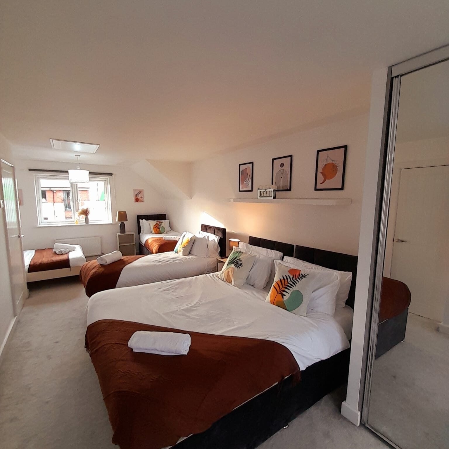 Solihull Holiday Apartments – Short Let Rentals West Midlands Book-Solihull-Holiday-Apartments-for-family-stays-and-business-trips-in-West-Midlands.-Ideal-for-extended-accommodation-near-Birmingham.-Book-Now