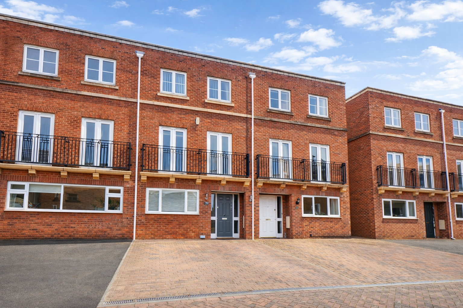 Accommodation in Bedford – Short Let Holiday Apartments Book-Accommodation-in-Bedford-for-family,-contractor,-and-business-stays.-Spacious-Bedfordshire--Holiday-Apartments-with-parking-&-transport-links.Book-Now