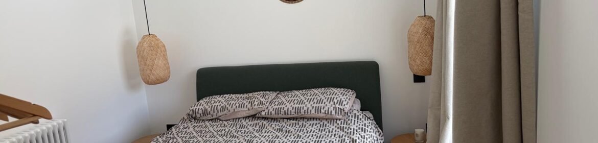 Book Holiday Rentals Witham Essex with parking, WiFi, Netflix, and countryside views. Stay near Stansted Airport, and London rail links.