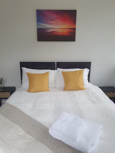 Holiday Accommodation in Desborough | Serviced Apartments Book-Holiday-Accommodation-in-Desborough-for-business-trips-and-family-stays.-Ideal-for-extended-stays-near-Kettering-and-Northamptonshire.-Book-Now