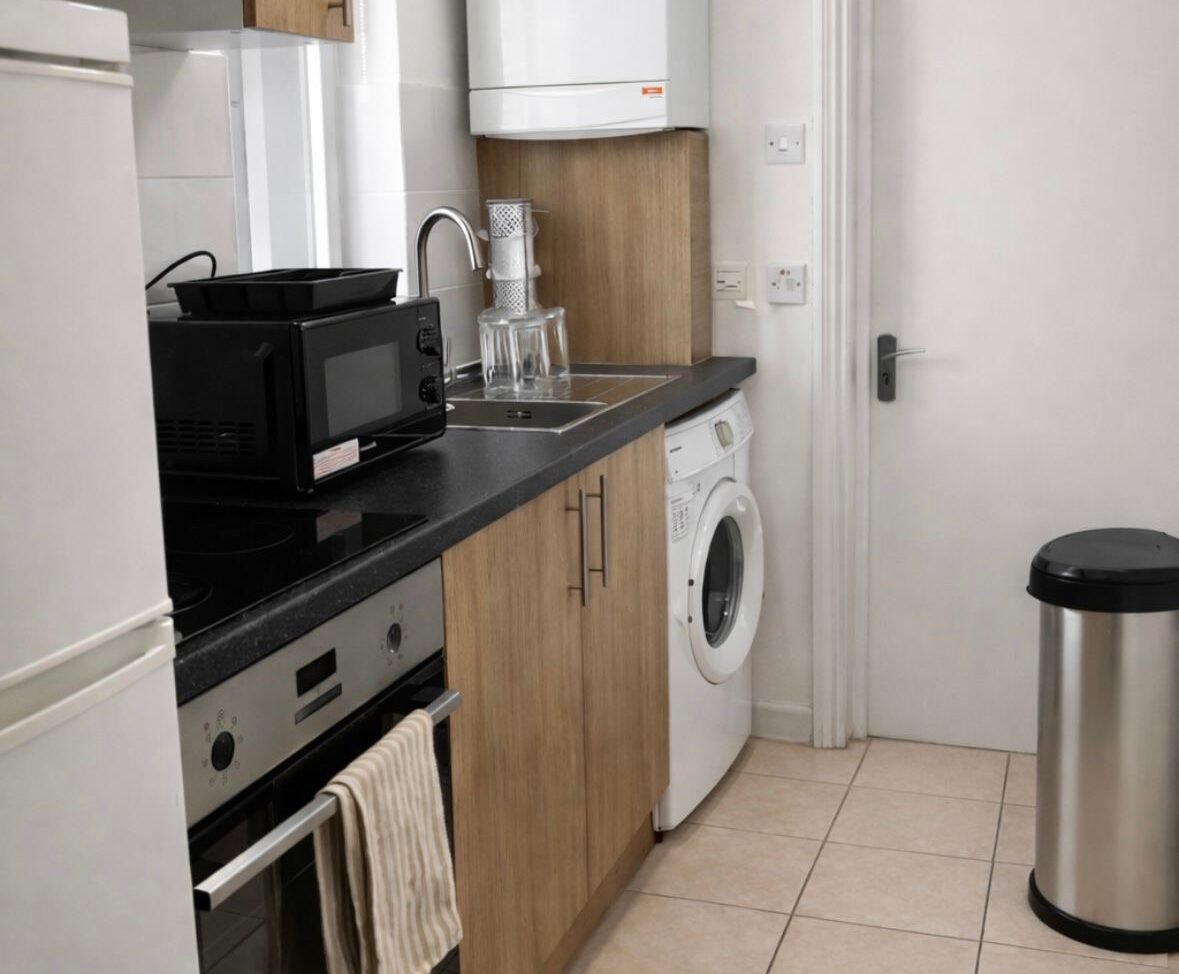 Short Term Apartments Canary Wharf | Corporate Lets Urban Stay Short-term-apartments-in-Canary-Wharf-offer-stylish,-fully-furnished-stays-ideal-for-business-trips-and-city-breaks.-Enjoy-modern-amenities.