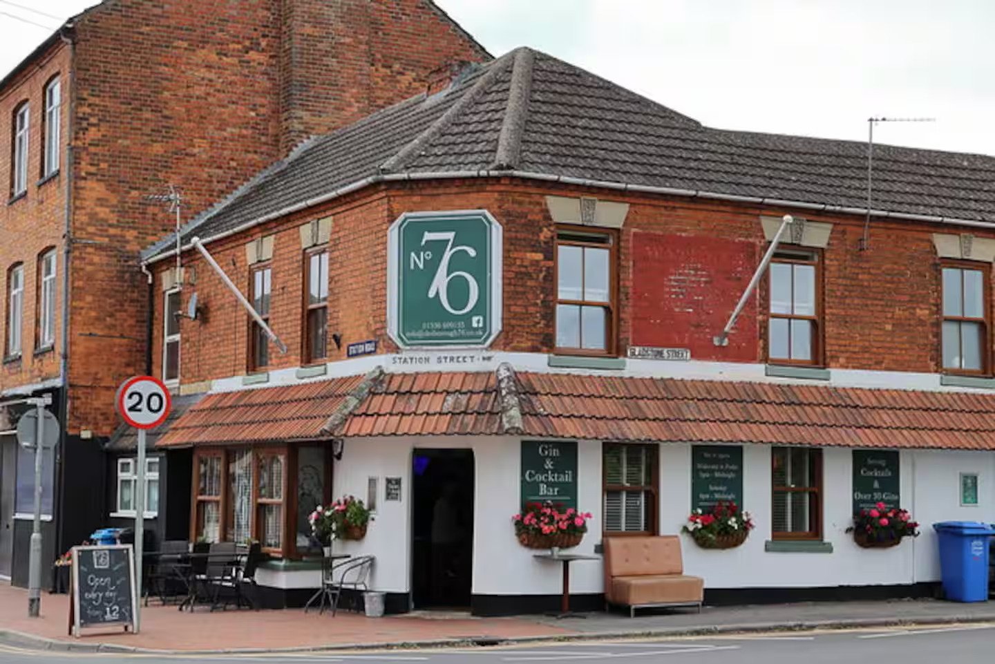 Holiday Accommodation in Desborough | Serviced Apartments Book-Holiday-Accommodation-in-Desborough-for-business-trips-and-family-stays.-Ideal-for-extended-stays-near-Kettering-and-Northamptonshire.-Book-Now