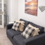 Short term apartments in Canary Wharf offer stylish, fully furnished stays ideal for business trips and city breaks. Enjoy modern amenities.