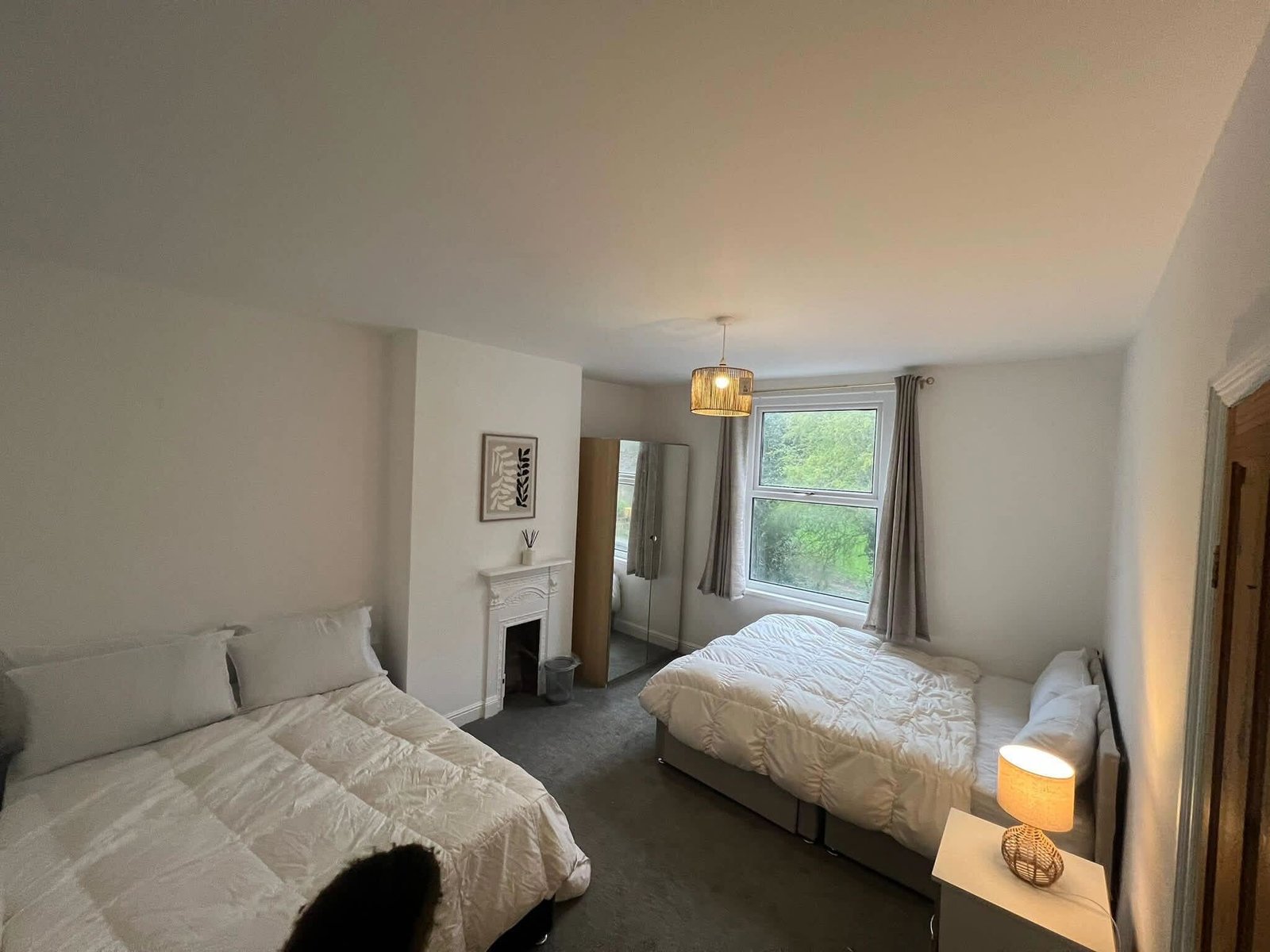 Mexborough Drive Holiday Home Serviced Apartments - Leeds | Urban Stay