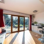 Book Kings Langley Accommodation with parking and WiFi. Our Holiday Apartments Hertfordshire are ideal for short stays and business trips