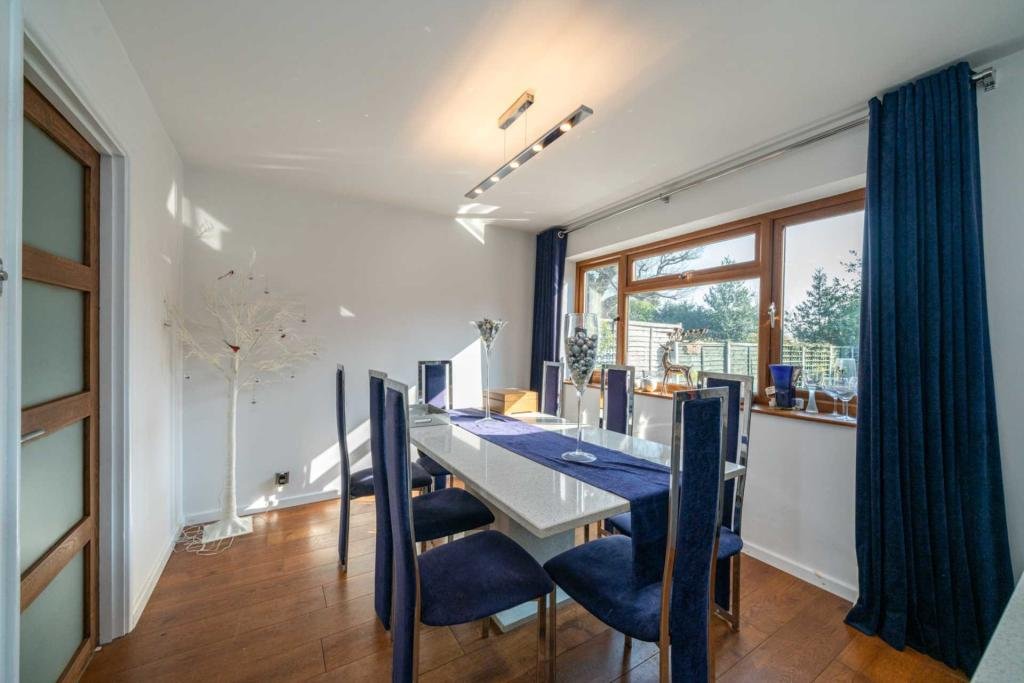Kings Langley Accommodation – Holiday Apartments Hertfordshire Book-Kings-Langley-Accommodation-with-parking-and-WiFi.-Our-Holiday-Apartments-Hertfordshire-are-ideal-for-short-stays-and-business-trips