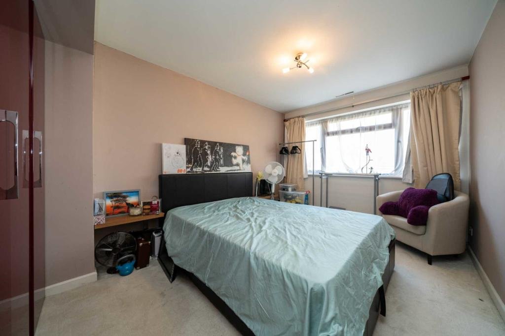 Kings Langley Accommodation – Holiday Apartments Hertfordshire Book-Kings-Langley-Accommodation-with-parking-and-WiFi.-Our-Holiday-Apartments-Hertfordshire-are-ideal-for-short-stays-and-business-trips