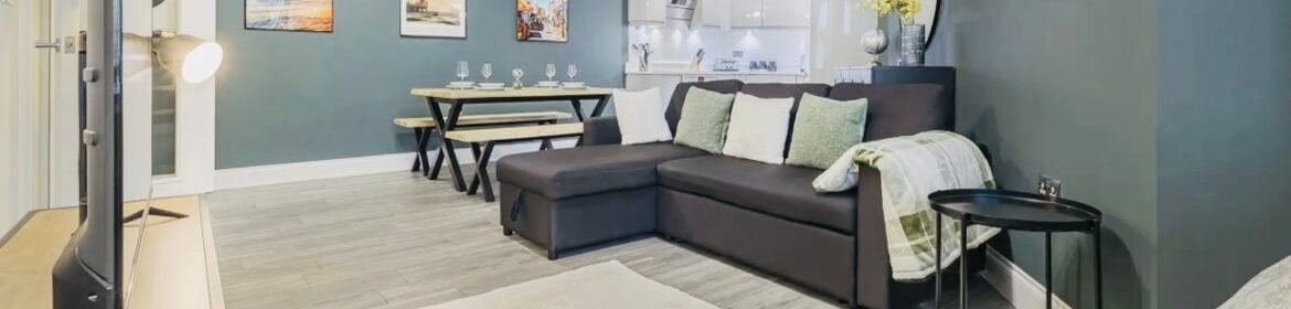 Stay in a Central Brighton apartment near Brighton Station, Brighton Beach and The Lanes. Ideal for business trips, rentals & extended stays.