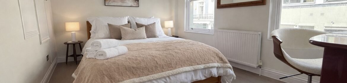 Stay in holiday apartments Chelsea near Stamford Bridge, South Kensington and Earl’s Court. Ideal short let apartments in London. Book Now
