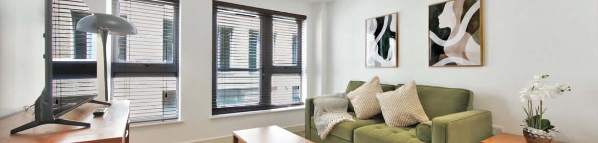 Book Liverpool Street Luxury Accommodation located near Brick Lane & Sky Garden at low-cost. We offer 2 bedrooms, a flat-screen TV.