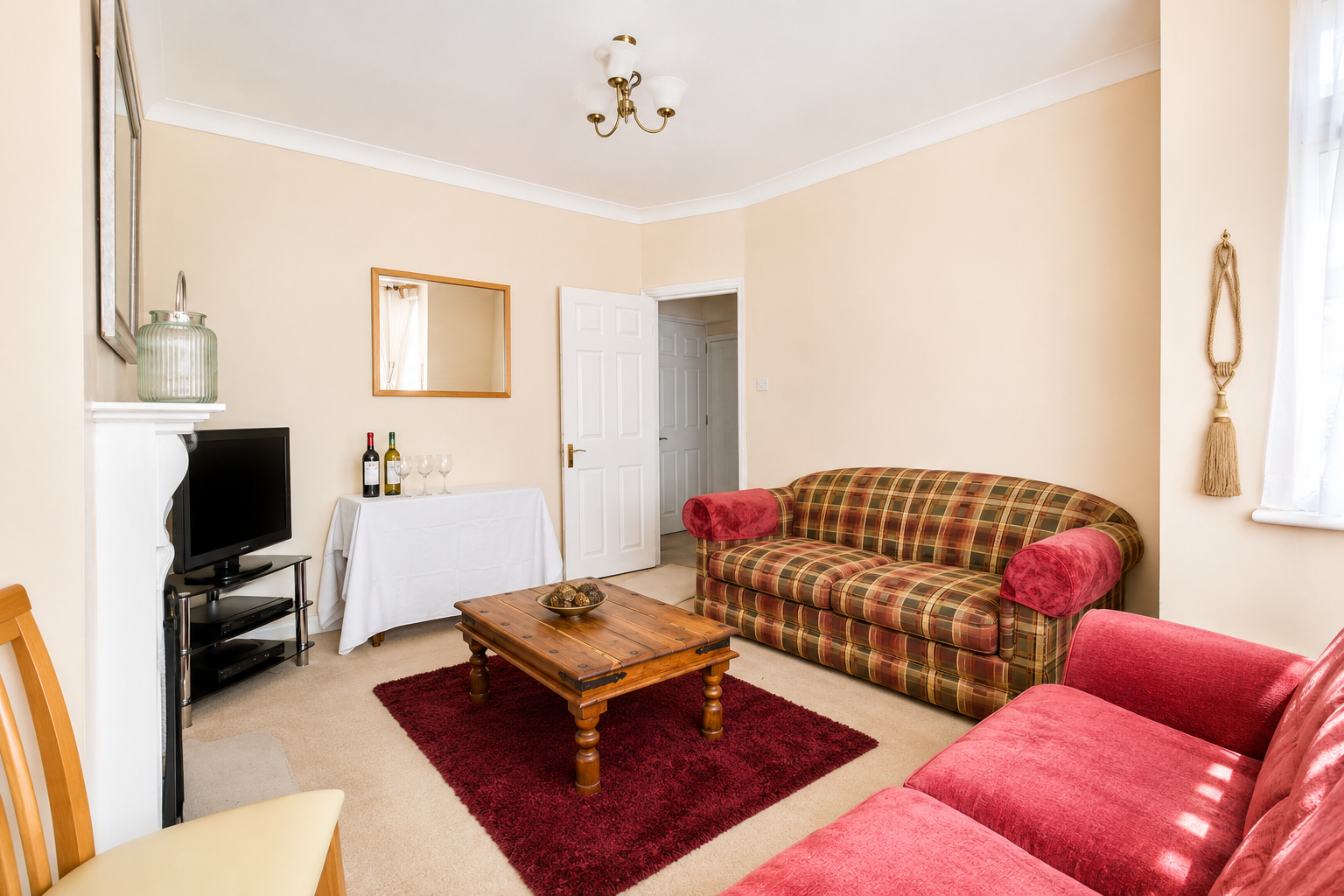 South London Accommodation | 6 Bed Holiday Home | Sleeps 11 South-London-accommodation-for-up-to-11-guests.-Enjoy-a-spacious-six-bed-holiday-home-for-weekly-or-monthly-rental-with-garden-and-free-parking.