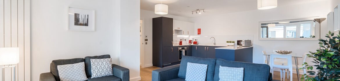 Book furnished apartments Surrey at Walton Court Apartments in Walton-on-Thames. Our Furnished Holiday Rentals have a gym an rooftop terrace.
