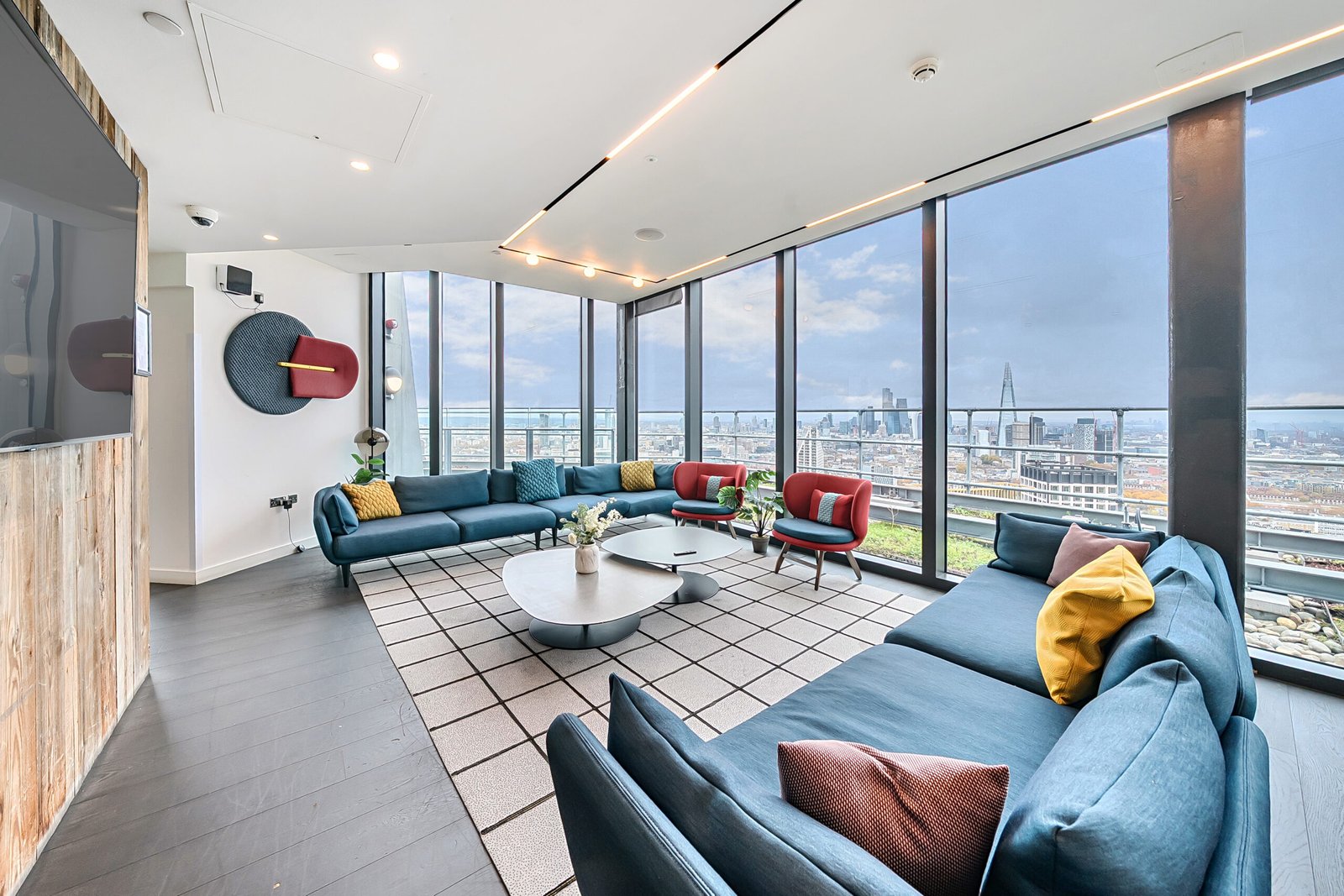 Accommodation in Elephant and Castle | London Apartments Book-accommodation-in-Elephant-and-Castle-with-stylish-serviced-apartments,-a-gym,-rooftop-terrace-and-fast-WiFi-near-Central-London.