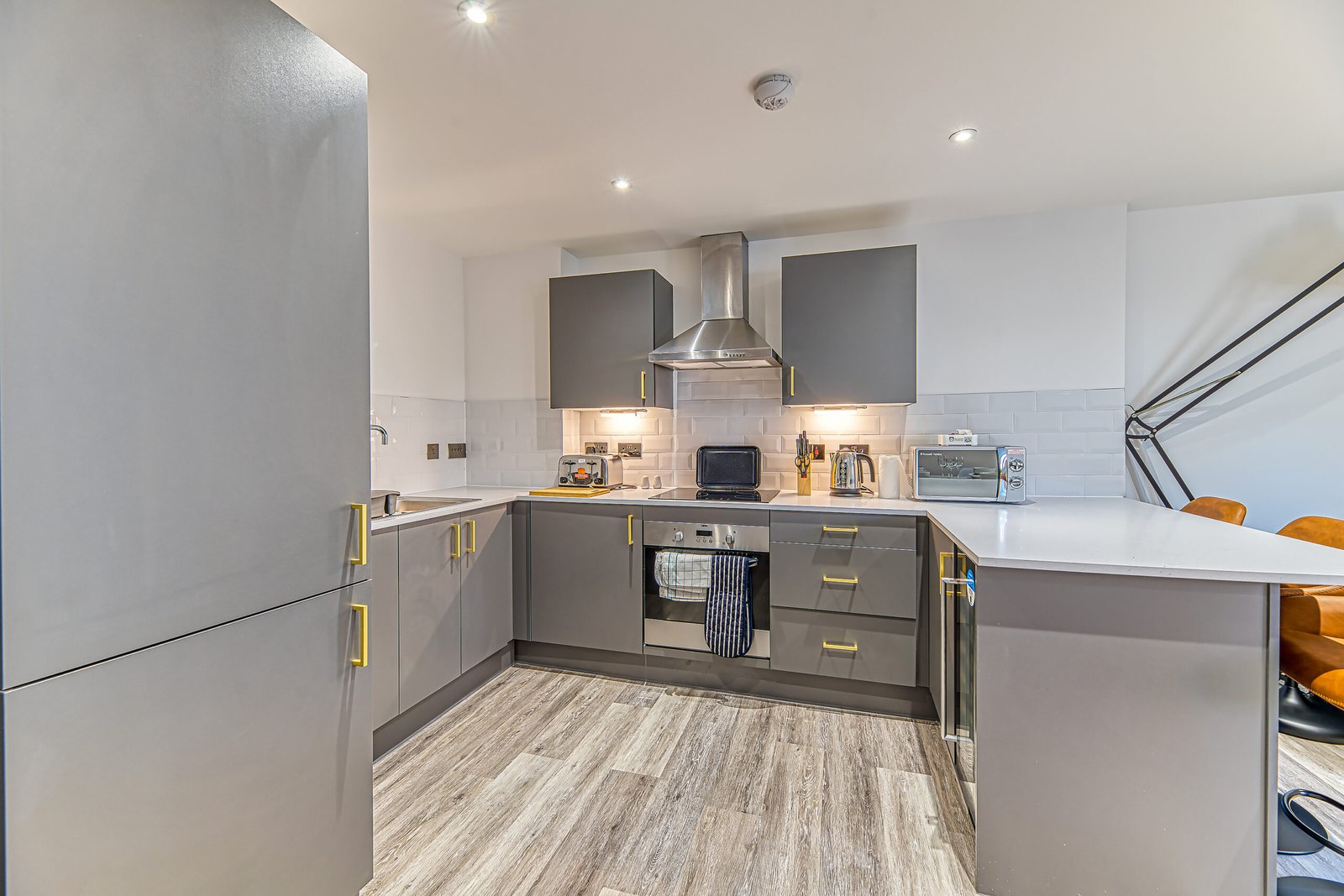Serviced Accommodation Preston | Charles House City Centre Stay Stay-at-Charles-House,-offering-stylish-serviced-accommodation-in-Preston-with-self-catering-facilities,-Wi-Fi,-and-city-centre-access.