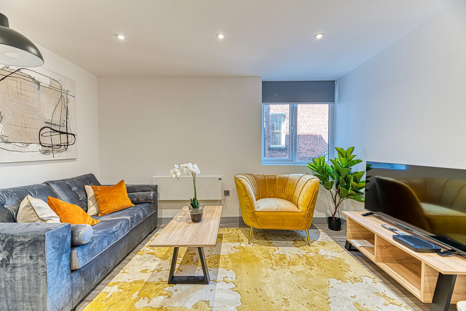 Serviced Accommodation Preston | Charles House City Centre Stay Stay-at-Charles-House,-offering-stylish-serviced-accommodation-in-Preston-with-self-catering-facilities,-Wi-Fi,-and-city-centre-access.