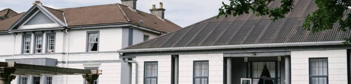 Wales holiday cottages near Swansea for groups. Manor Park Country House sleeps 28, ideal for family breaks and South Wales holidays.