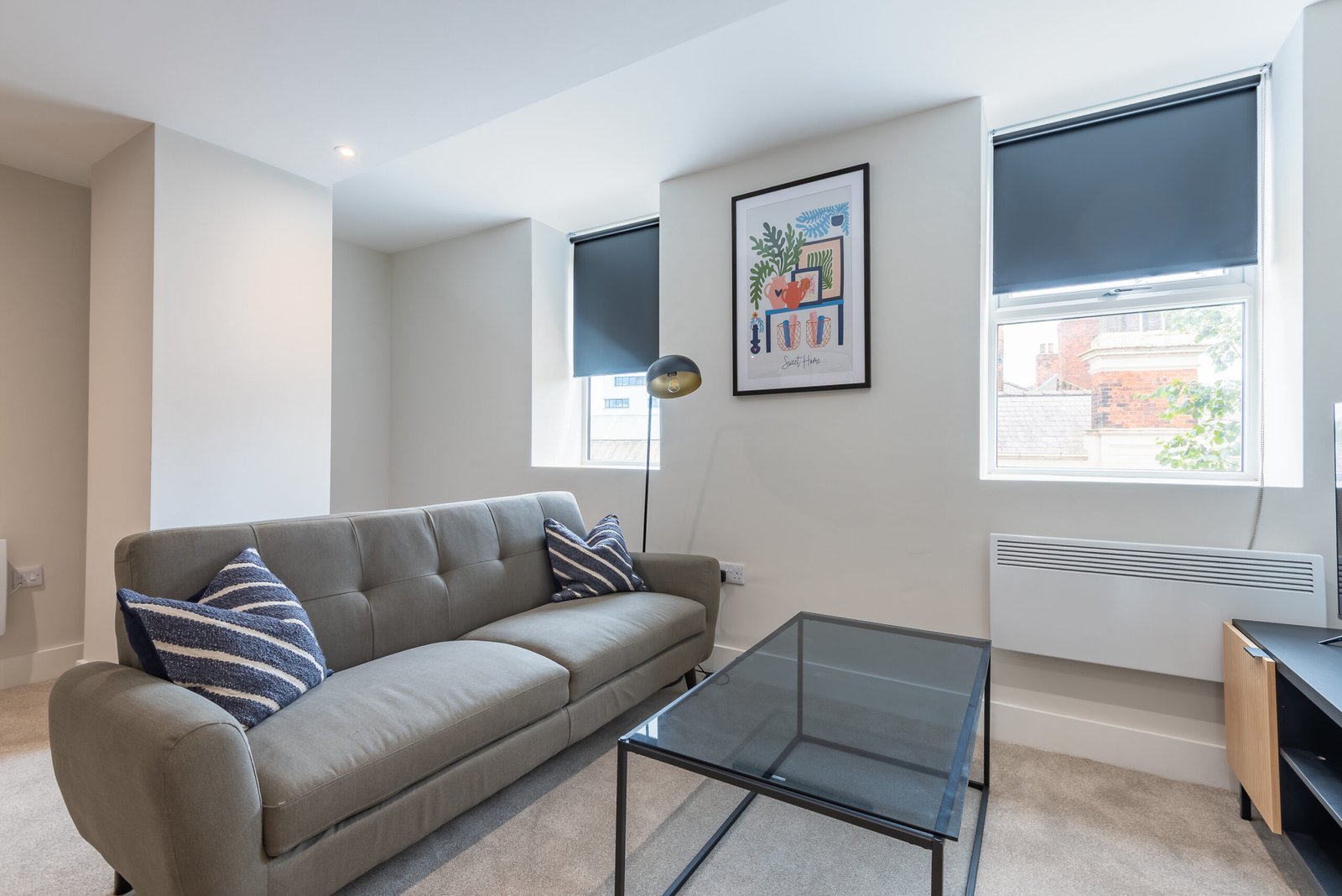 Short Let Rentals Hull | Central 1 Bedroom Apartment Book-short-let-rentals-in-Hull-city-centre-near-Hull-Paragon,-Old-Town-and-Marina.-Ideal-corporate-accommodation-with-kitchen-and-WiFi.