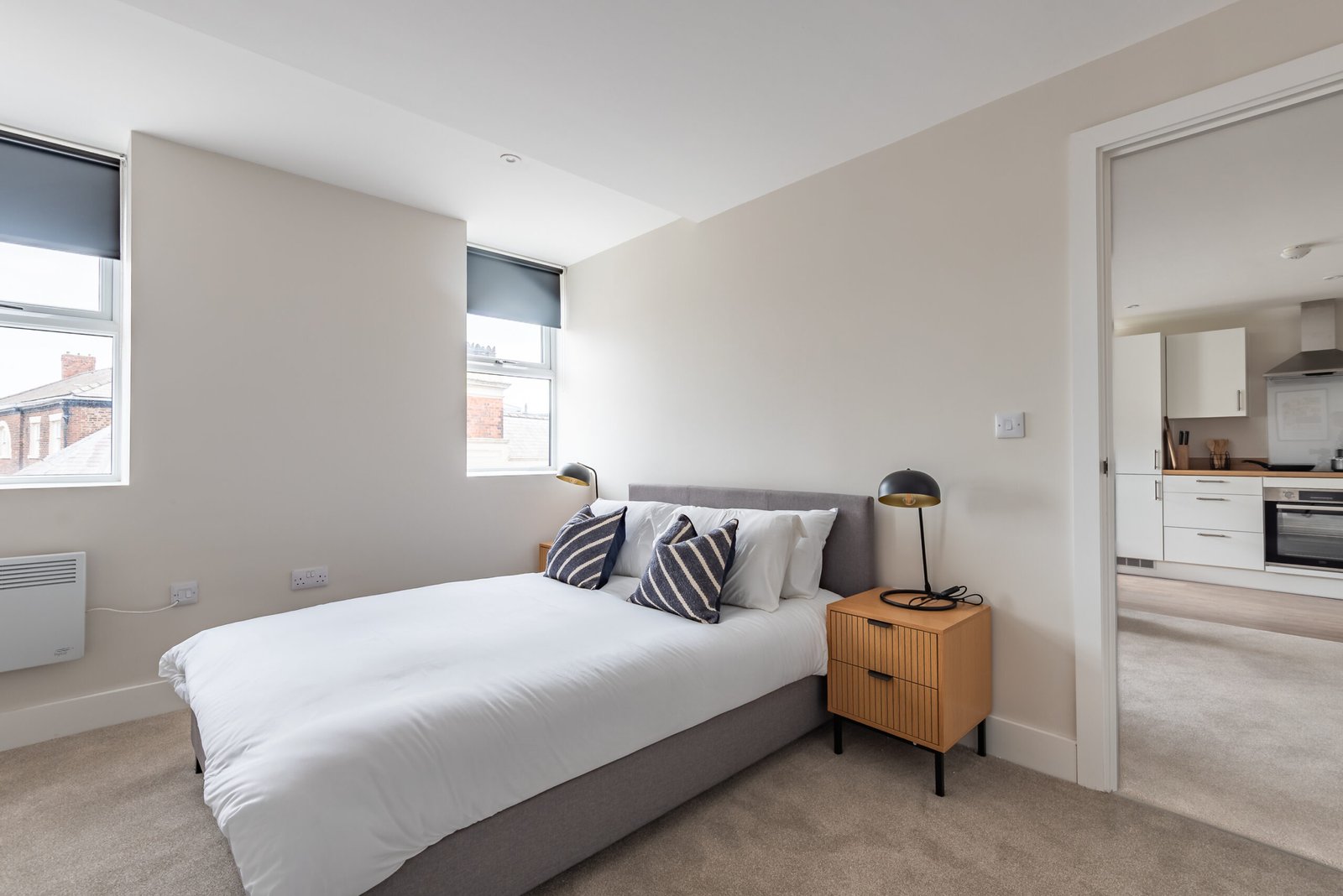 Short Let Rentals Hull | Central 1 Bedroom Apartment Book-short-let-rentals-in-Hull-city-centre-near-Hull-Paragon,-Old-Town-and-Marina.-Ideal-corporate-accommodation-with-kitchen-and-WiFi.